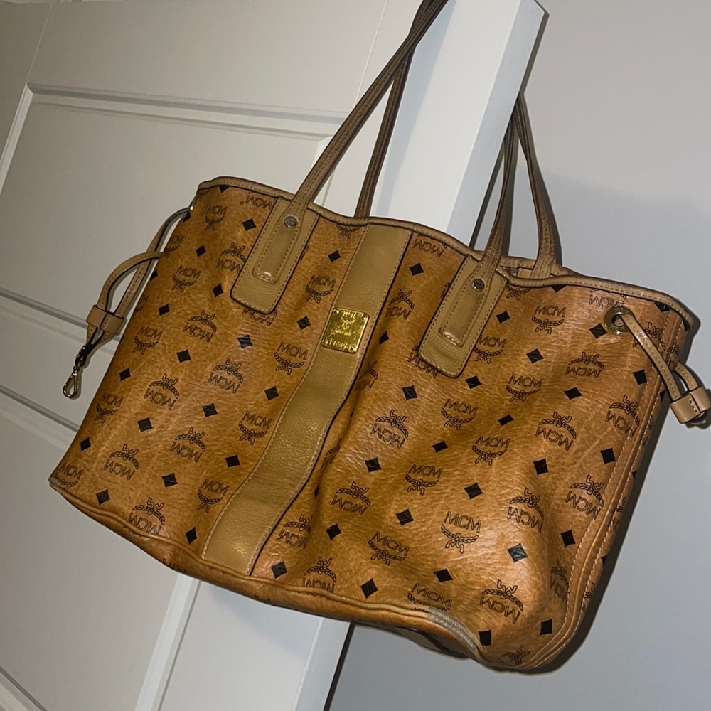 MCM  Liz Shopper in Visetos